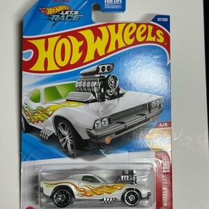 Mattel Hot Wheels White. White Muscle Car Roger Dodger